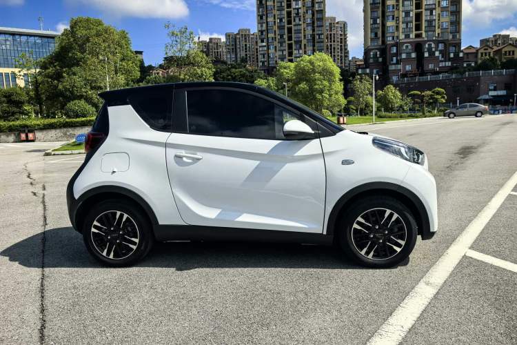 Used Chery New Energy Little Ant 2022 Revised Version Sweet Pink Edition Half-Sugar Version Lithium Iron Phosphate 30.7 kWh 30 kW 301 km Exterior 3