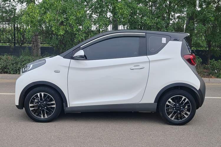 Used Chery New Energy Little Ant 2022 Revised Version Sweet Pink Edition Half-Sugar Version Lithium Iron Phosphate 30.7 kWh 30 kW 301 km Exterior 3