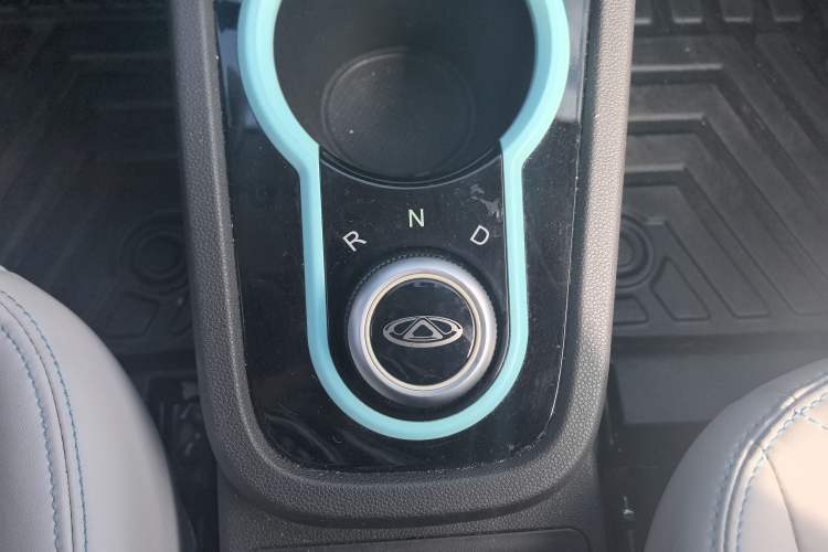 Used Chery New Energy Little Ant 2022 Sweet Pink Edition Half-Sugar Version Lithium Iron Phosphate 30 kW 301 km Gear Lever