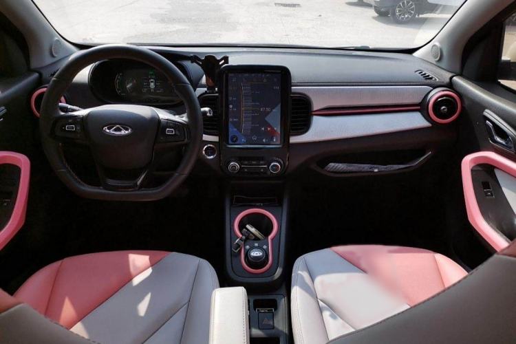 Used Chery New Energy Little Ant 2022 Restyled Version Sweet Pink Edition Half-Sugar Version 28.8 kWh 30 kW 301 km Interior 1