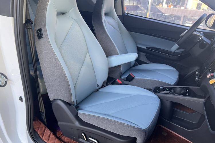 Used Chery New Energy Little Ant 2022 Revised Version Sweet Pink Edition Half-Sugar Version Lithium Iron Phosphate 30.7 kWh 30 kW 301 km Interior 1