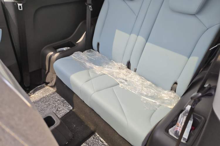 Used Chery New Energy Little Ant 2022 Sweet Pink Edition Full-Sugar Version 3-Cell Lithium 30kW 301km Interior 1