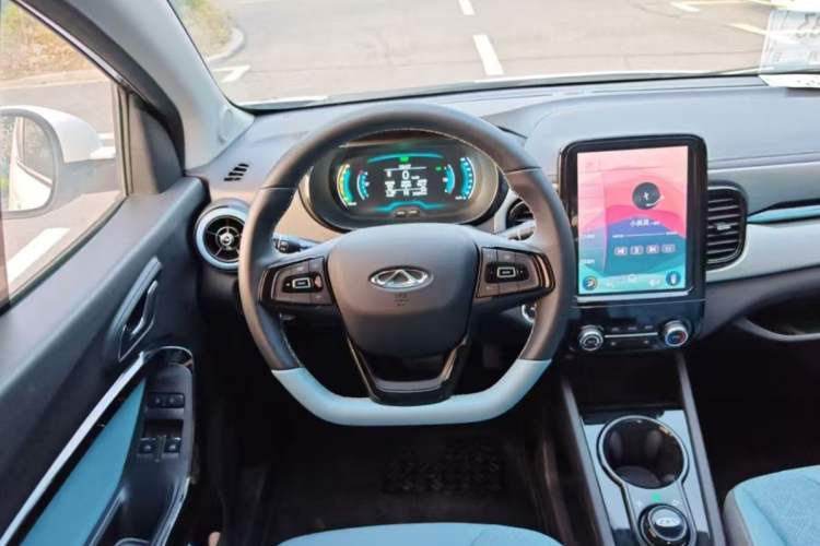 Used Chery New Energy Little Ant 2022 Sweet Pink Edition Half-Sugar Version Lithium Iron Phosphate 29.2 kWh 30 kW 301 km Interior 1