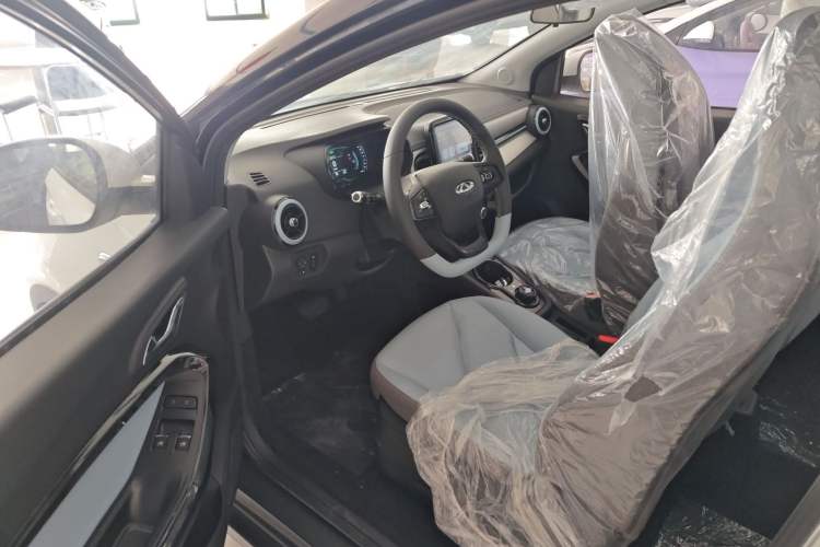 Used Chery New Energy Little Ant 2022 Restyled Version Sweet Pink Edition Half-Sugar Version 28.8 kWh 30 kW 301 km Interior 2
