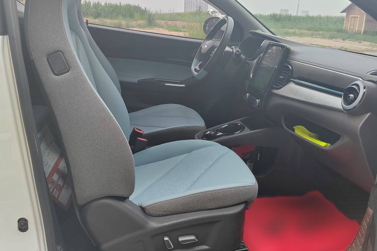 Used Chery New Energy Little Ant 2022 Revised Version Sweet Pink Edition Half-Sugar Version Lithium Iron Phosphate 30.7 kWh 30 kW 301 km Interior 3
