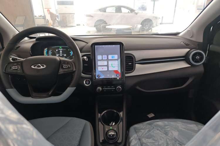 Used Chery New Energy Little Ant 2022 Restyled Version Sweet Pink Edition Half-Sugar Version 28.8 kWh 30 kW 301 km Interior 3