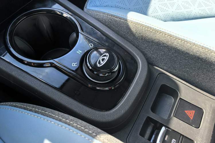 Used Chery New Energy Little Ant 2022 Revised Version Sweet Pink Edition Half-Sugar Version Lithium Iron Phosphate 30.7 kWh 30 kW 301 km Interior 4