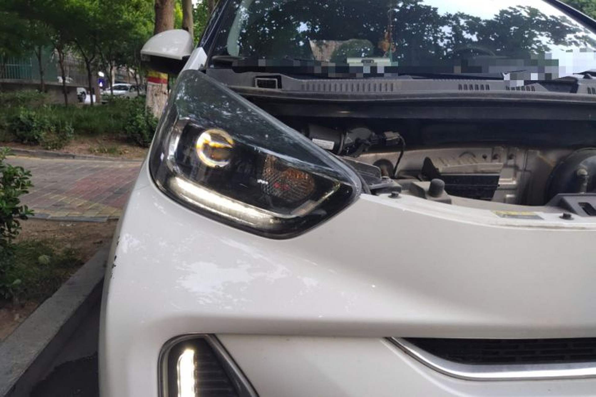 Used Chery New Energy Little Ant 2022 Restyled Version Sweet Pink Edition Half-Sugar Version 28.8 kWh 30 kW 301 km Right Front Headlight