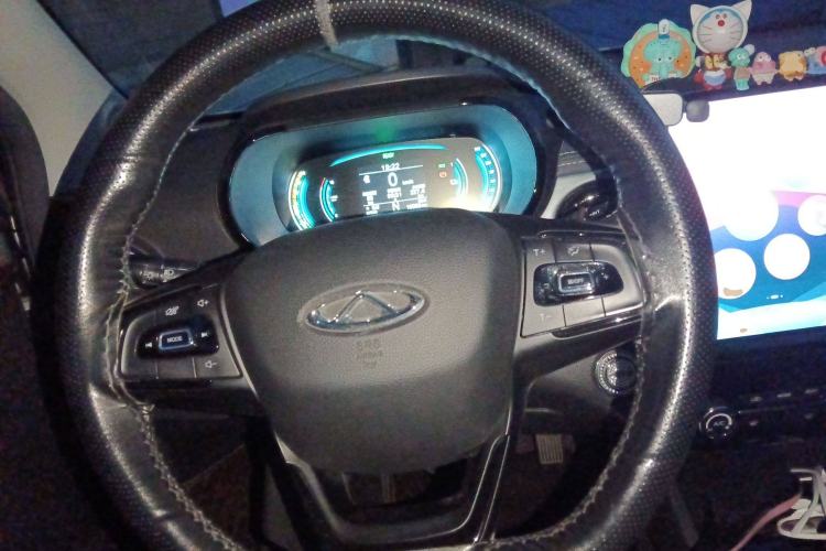 Used Chery New Energy Little Ant 2022 Sweet Pink Edition Low-Sugar Version Lithium Iron Phosphate 30 kW 301 km Steering Wheel