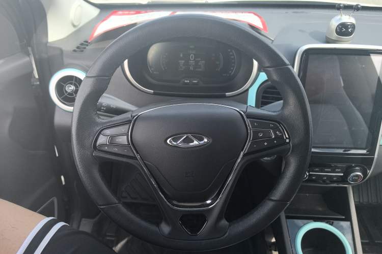 Used Chery New Energy Little Ant 2022 Sweet Pink Edition Half-Sugar Version Lithium Iron Phosphate 30 kW 301 km Steering Wheel