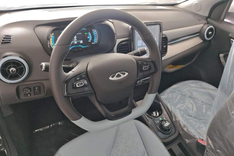 Used Chery New Energy Little Ant 2022 Restyled Version Sweet Pink Edition Half-Sugar Version 28.8 kWh 30 kW 301 km Steering Wheel