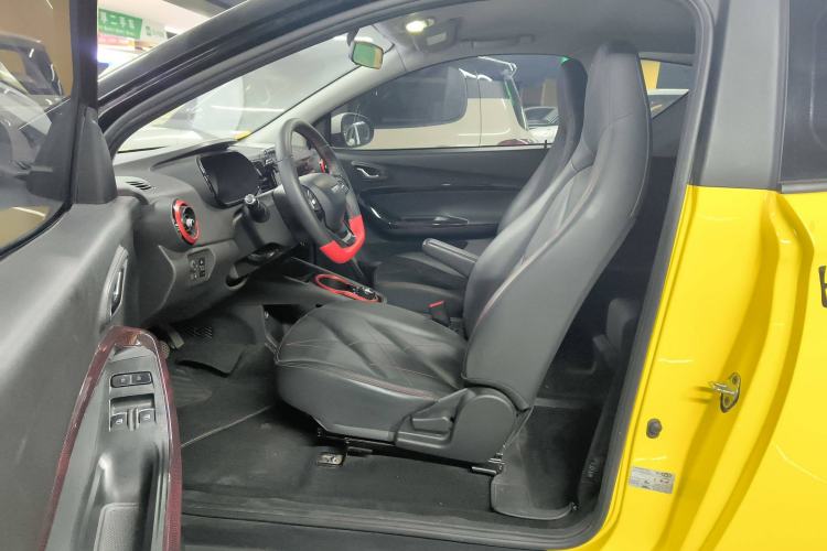 Used Chery New Energy Little Ant 2022 Revised Version Sweet Pink Edition Half-Sugar Version Lithium Iron Phosphate 30.7 kWh 30 kW 301 km Interior 3