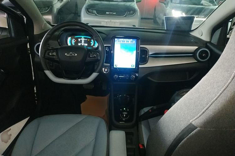 Used Chery New Energy Little Ant 2023 251km True Love Edition Lithium Iron Phosphate Center Console