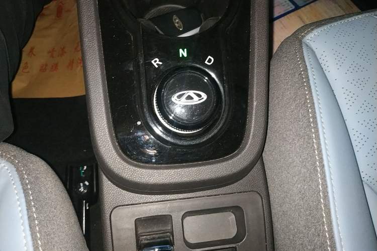 Used Chery New Energy Little Ant 2023 251km True Love Edition Lithium Iron Phosphate Gear Lever