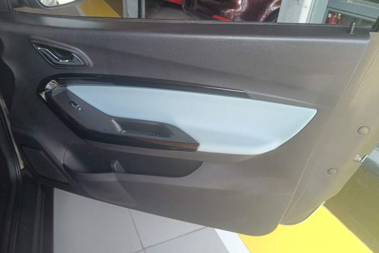 Used Chery New Energy Little Ant 2023 251km True Love Edition Lithium Iron Phosphate Interior 6