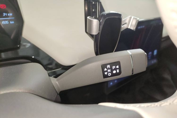 Used Chery New Energy Little Ant 2024 Facelifted 321km Beloved Edition Gear Lever
