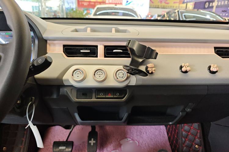 Used Chery New Energy QQ Ice Cream 2022 170km Sundae Phosphate Lithium-Ion Audio And AC Panel