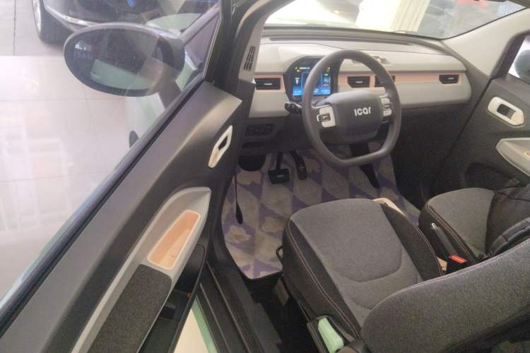 Used Chery New Energy QQ Ice Cream 2022 170km Sundae Phosphate Lithium-Ion Driver Seat