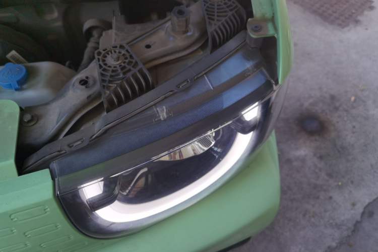 Used Chery New Energy QQ Ice Cream 2022 170km Sundae Phosphate Lithium-Ion Engine Bay Left