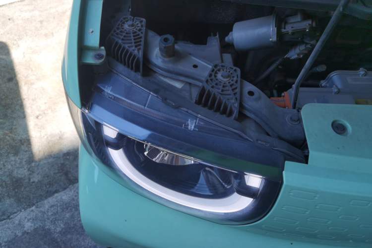 Used Chery New Energy QQ Ice Cream 2022 170km Sundae Phosphate Lithium-Ion Engine Bay Right