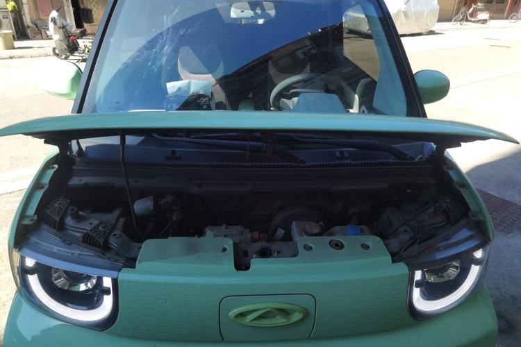 Used Chery New Energy QQ Ice Cream 2022 170km Sundae Phosphate Lithium-Ion Engine Bay