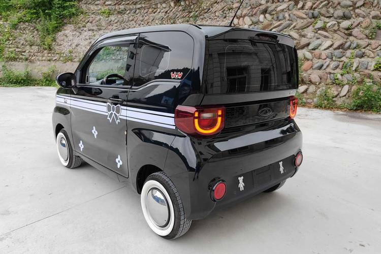 Used Chery New Energy QQ Ice Cream 2022 170km Sundae Phosphate Lithium-Ion Exterior 5