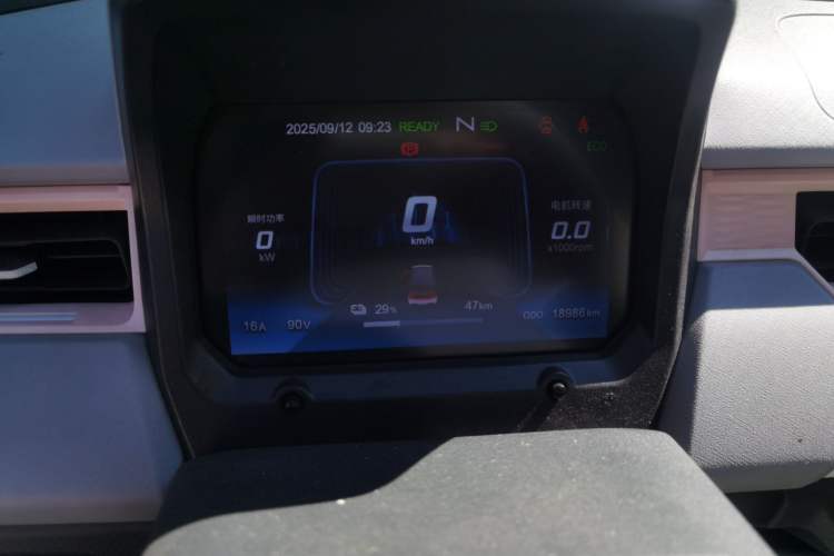Used Chery New Energy QQ Ice Cream 2022 170km Sundae Phosphate Lithium-Ion Instrument Cluster