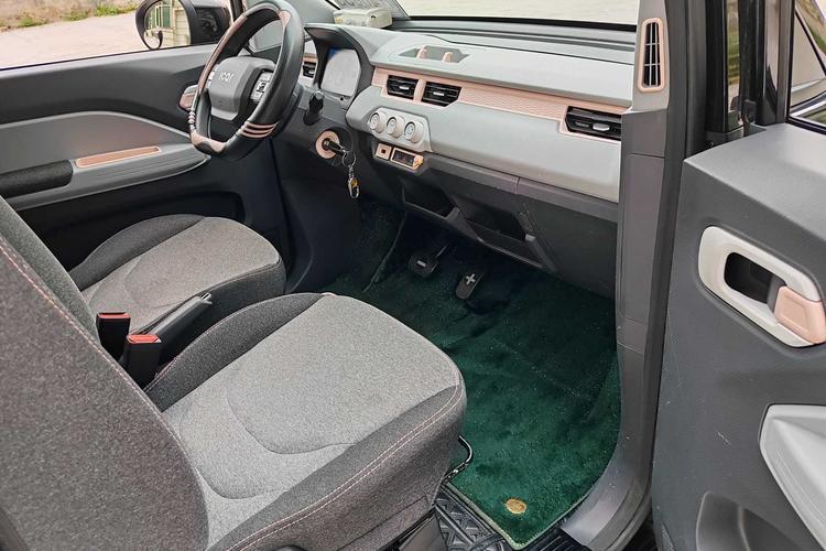 Used Chery New Energy QQ Ice Cream 2022 170km Sundae Phosphate Lithium-Ion Interior 10