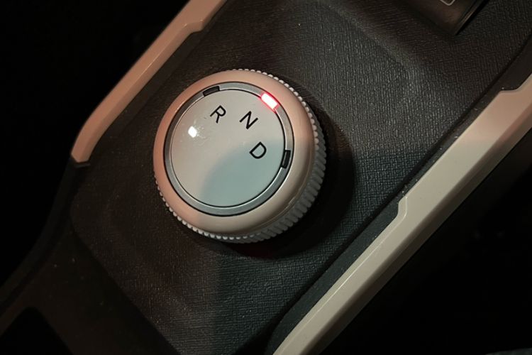Used Chery New Energy QQ Ice Cream 2022 170km Sundae Phosphate Lithium-Ion Interior 3