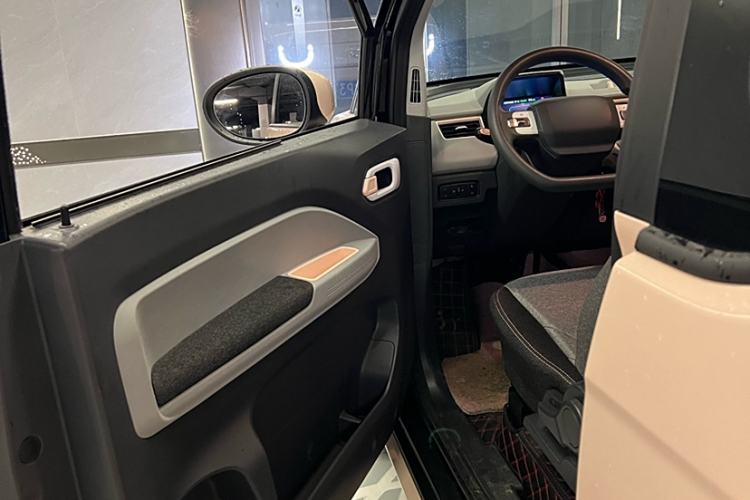 Used Chery New Energy QQ Ice Cream 2022 170km Sundae Phosphate Lithium-Ion Interior 9
