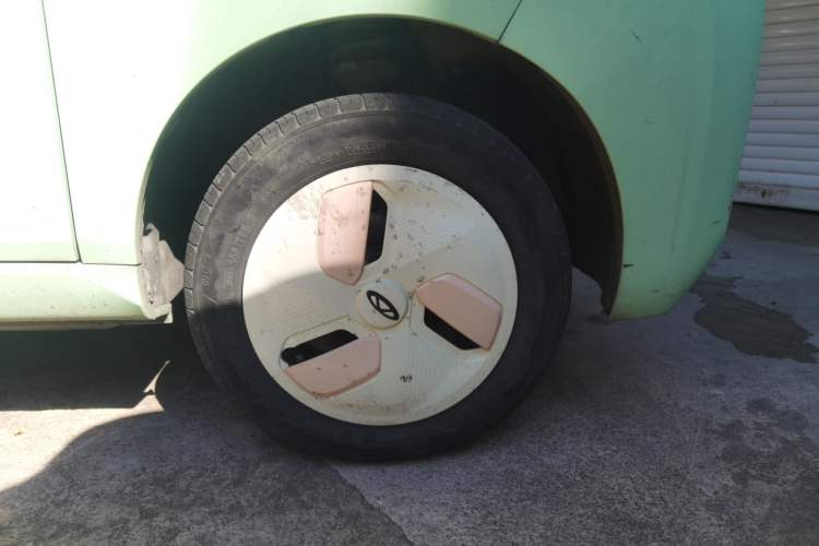 Used Chery New Energy QQ Ice Cream 2022 170km Sundae Phosphate Lithium-Ion Right Front Wheel Hub