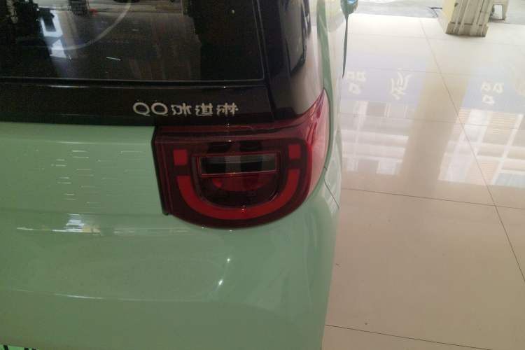 Used Chery New Energy QQ Ice Cream 2022 170km Sundae Phosphate Lithium-Ion Right Rear Taillight