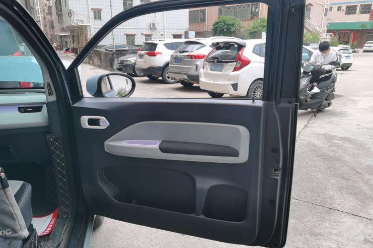 Used Chery New Energy QQ Ice Cream 2022 170km Sundae Phosphate Lithium-Ion Interior 5