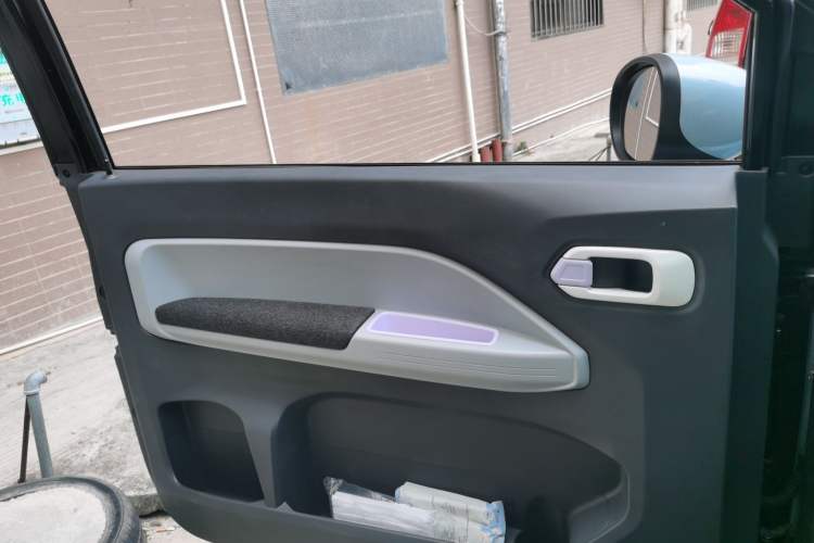 Used Chery New Energy QQ Ice Cream 2022 170km Sundae Phosphate Lithium-Ion Interior 7