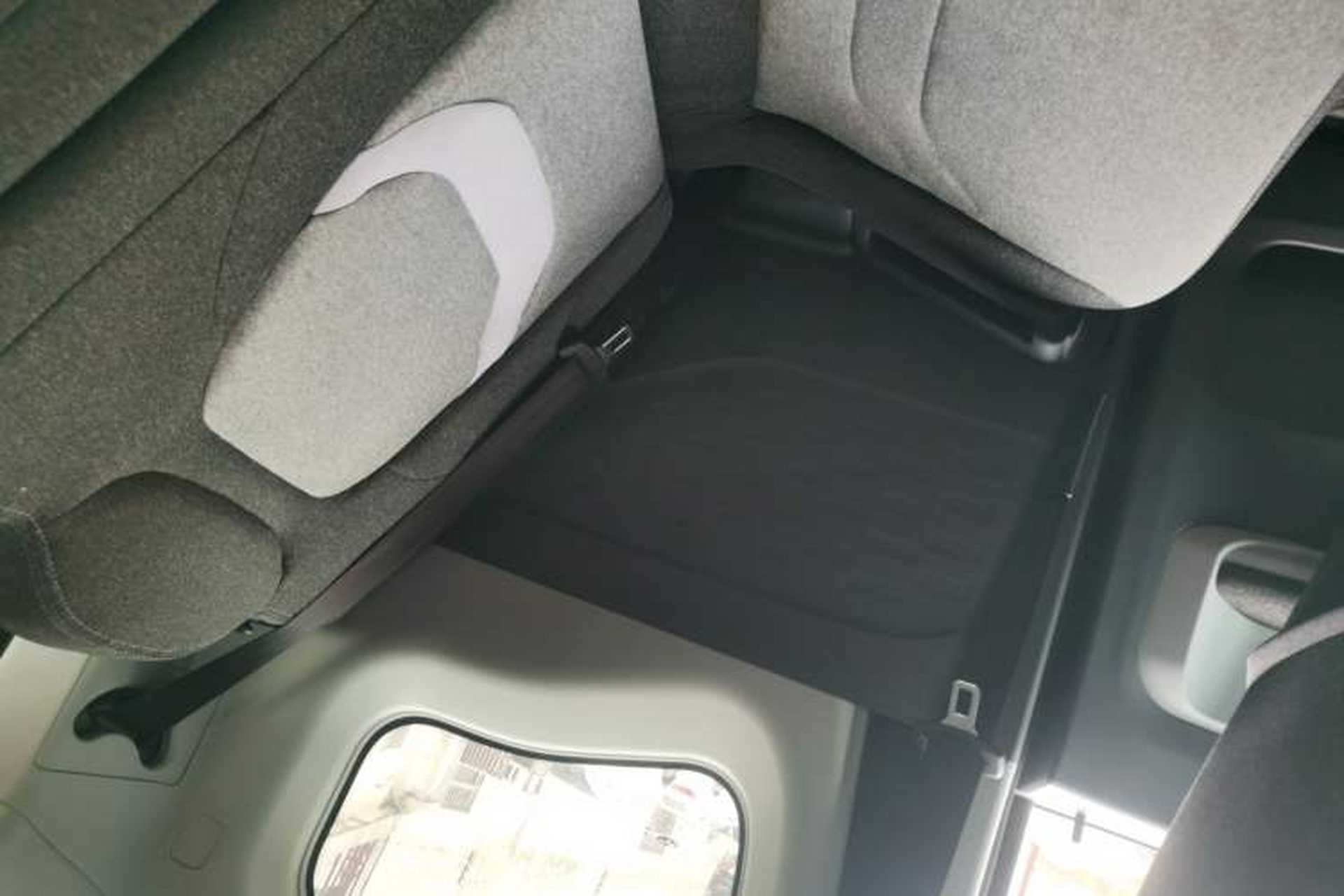 Used Chery New Energy QQ Ice Cream 2022 170km Sundae Phosphate Lithium-Ion Interior 8