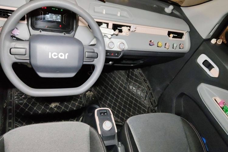 Used Chery New Energy QQ Ice Cream 2022 120km Milkshake Phosphate Lithium-Iron Center Console