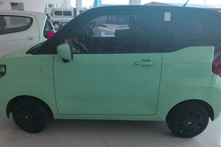 Used Chery New Energy QQ Ice Cream 2022 170km Sundae Phosphate Lithium-Ion Exterior 5