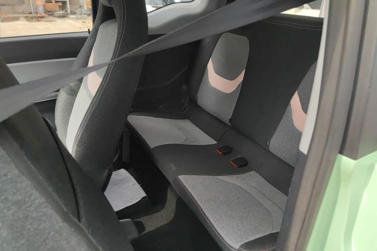Used Chery New Energy QQ Ice Cream 2022 120km Milkshake Phosphate Lithium-Iron Interior 2