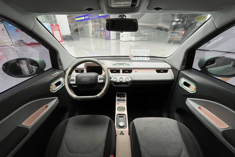 Used Chery New Energy QQ Ice Cream 2022 170km Sundae Phosphate Lithium-Ion Interior 2