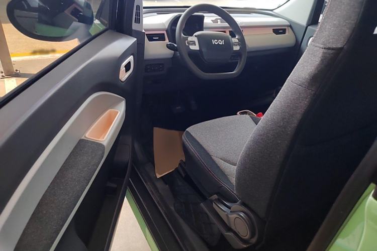 Used Chery New Energy QQ Ice Cream 2022 170km Sundae Phosphate Lithium-Ion Interior 4