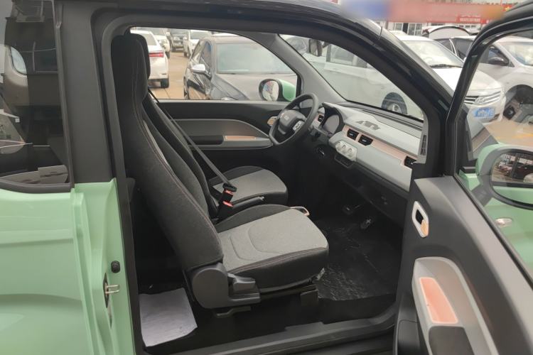Used Chery New Energy QQ Ice Cream 2022 120km Milkshake Phosphate Lithium-Iron Interior 5