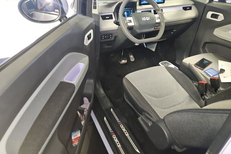 Used Chery New Energy QQ Ice Cream 2022 170km Sundae Phosphate Lithium-Ion Driver Seat