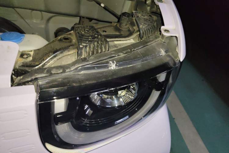 Used Chery New Energy QQ Ice Cream 2022 170km Sundae Phosphate Lithium-Ion Engine Bay Left