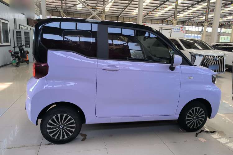 Used Chery New Energy QQ Ice Cream 2022 120km Conical Shape Lithium Iron Phosphate Exterior 2