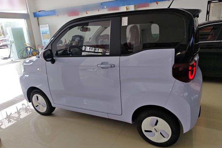 Used Chery New Energy QQ Ice Cream 2022 170km Sundae Phosphate Lithium-Ion Exterior 4