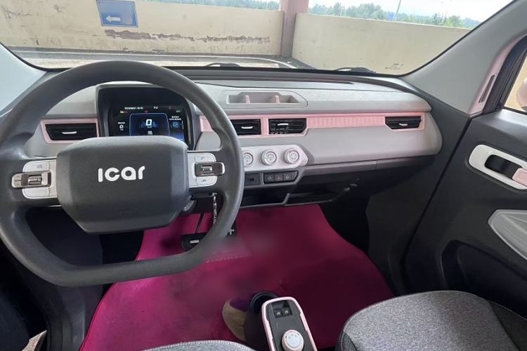 Used Chery New Energy QQ Ice Cream 2022 120km Conical Shape Lithium Iron Phosphate Interior 1