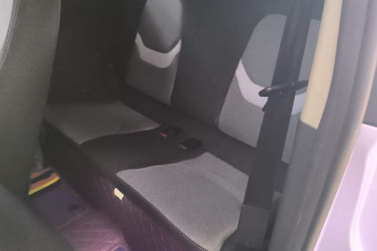 Used Chery New Energy QQ Ice Cream 2022 120km Conical Shape Lithium Iron Phosphate Interior 1