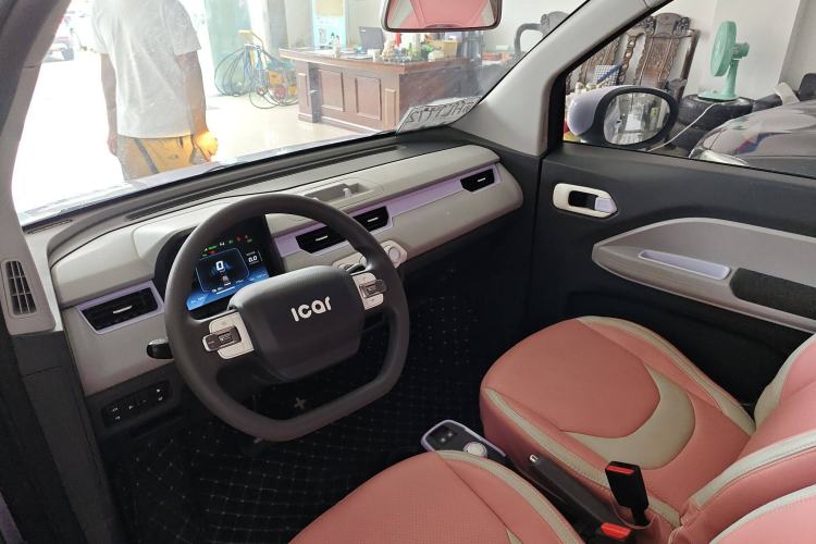 Used Chery New Energy QQ Ice Cream 2022 170km Sundae Phosphate Lithium-Ion Interior 1