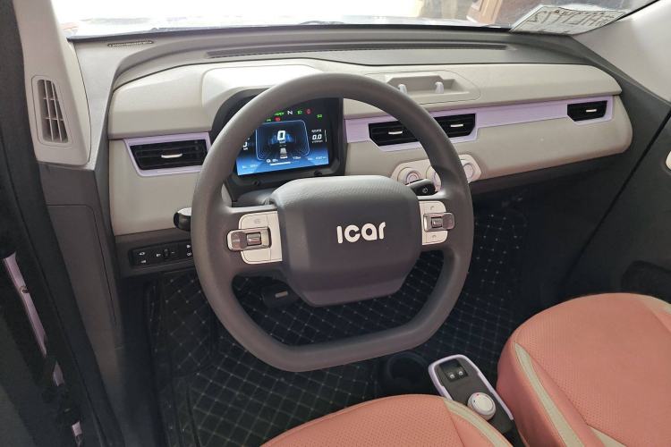 Used Chery New Energy QQ Ice Cream 2022 170km Sundae Phosphate Lithium-Ion Interior 2