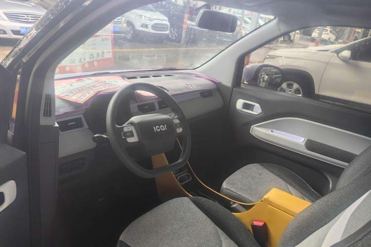 Used Chery New Energy QQ Ice Cream 2022 170km Sundae Phosphate Lithium-Ion Interior 3